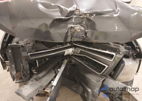 2010 Chevrolet Suburban 1500 Lt1 z USA, uszkodzony, nr VIN 1GNUKJE39AR258879